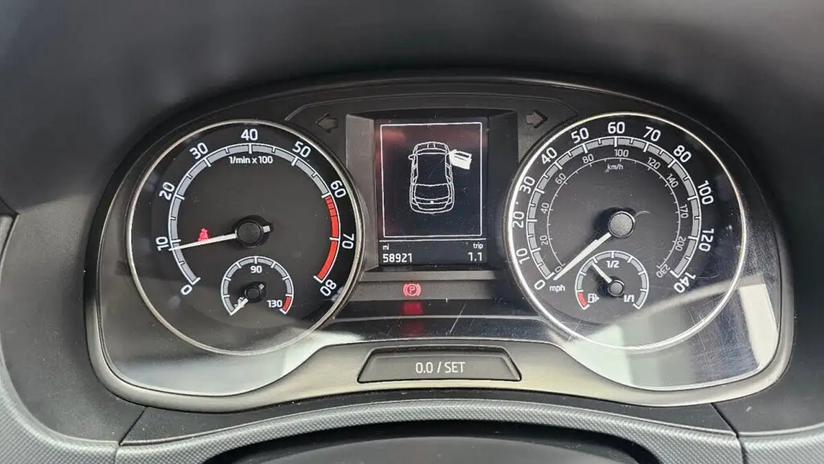 2019-skoda-fabia-10-mpi-s-hatchback-big-13