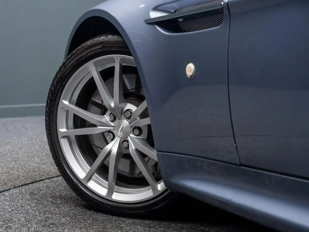 2016-aston-martin-vantage-47-v8-vantage-coupe-sportshift-big-20
