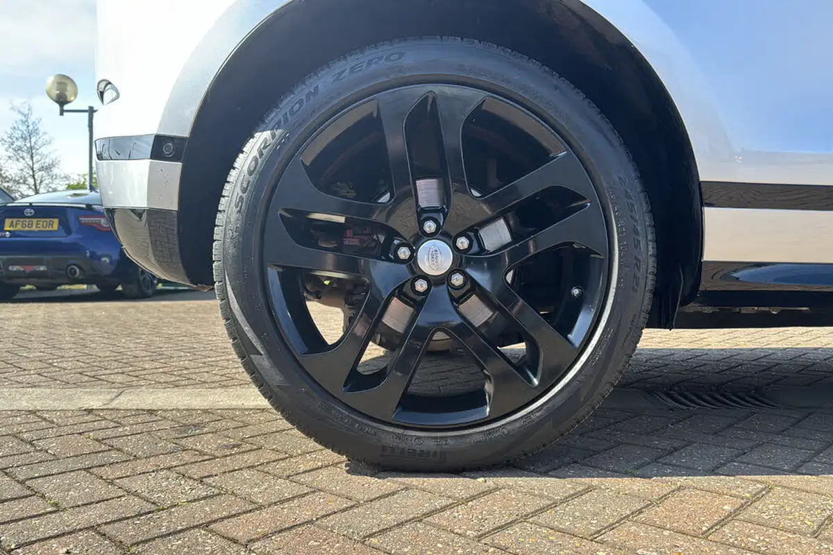 2019-land-rover-range-rover-evoque-20-p250-r-dynamic-hse-big-7