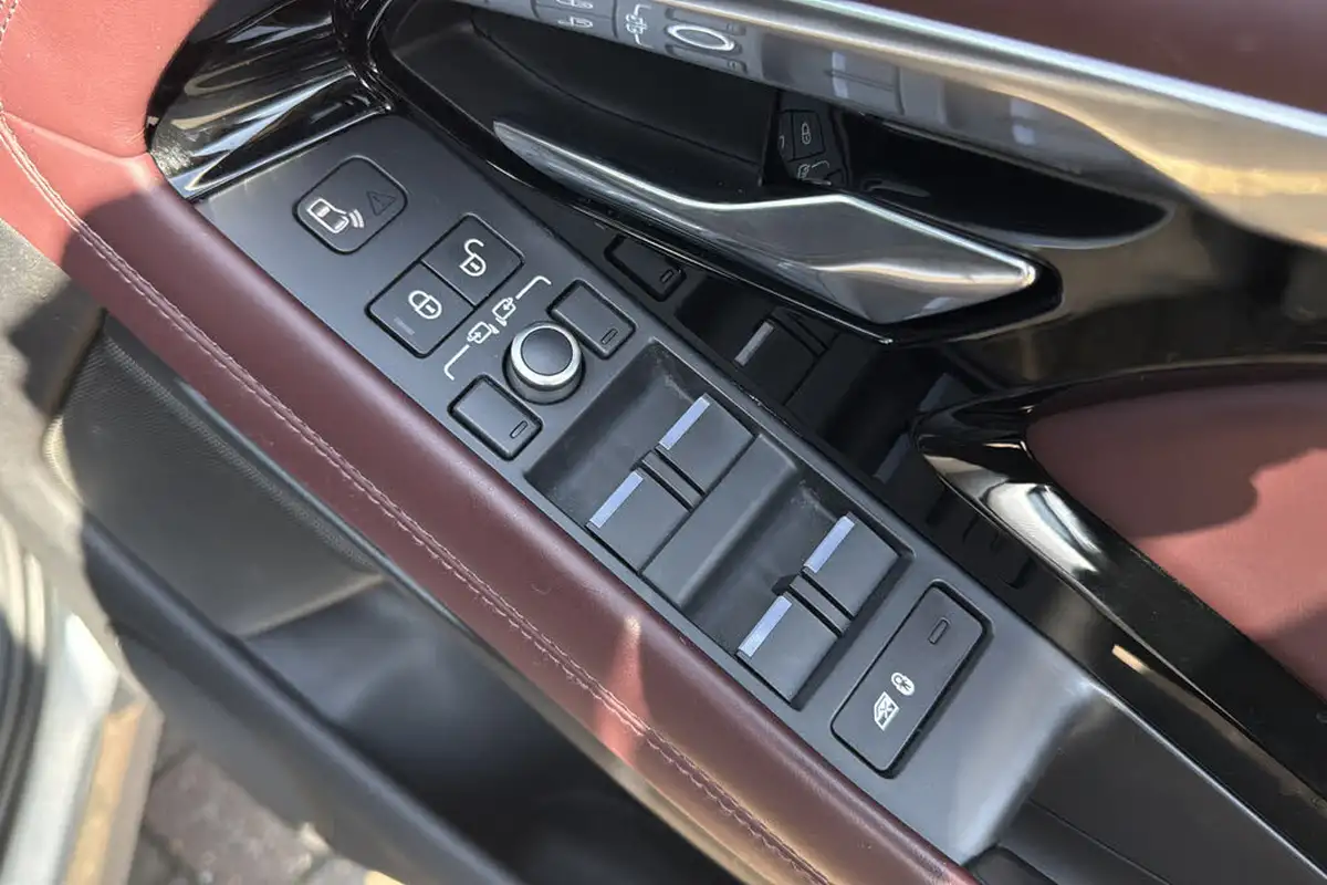 2019-land-rover-range-rover-evoque-20-p250-r-dynamic-hse-big-31