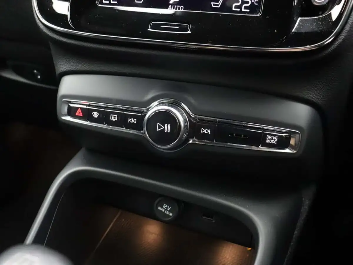 2020-volvo-xc40-15-t3-r-design-pro-big-31