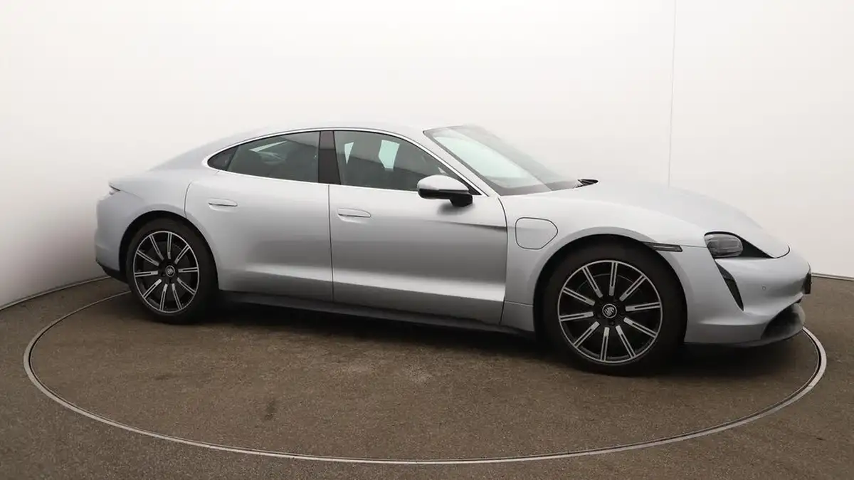 2020-porsche-taycan-e-4s-530ps-big-48