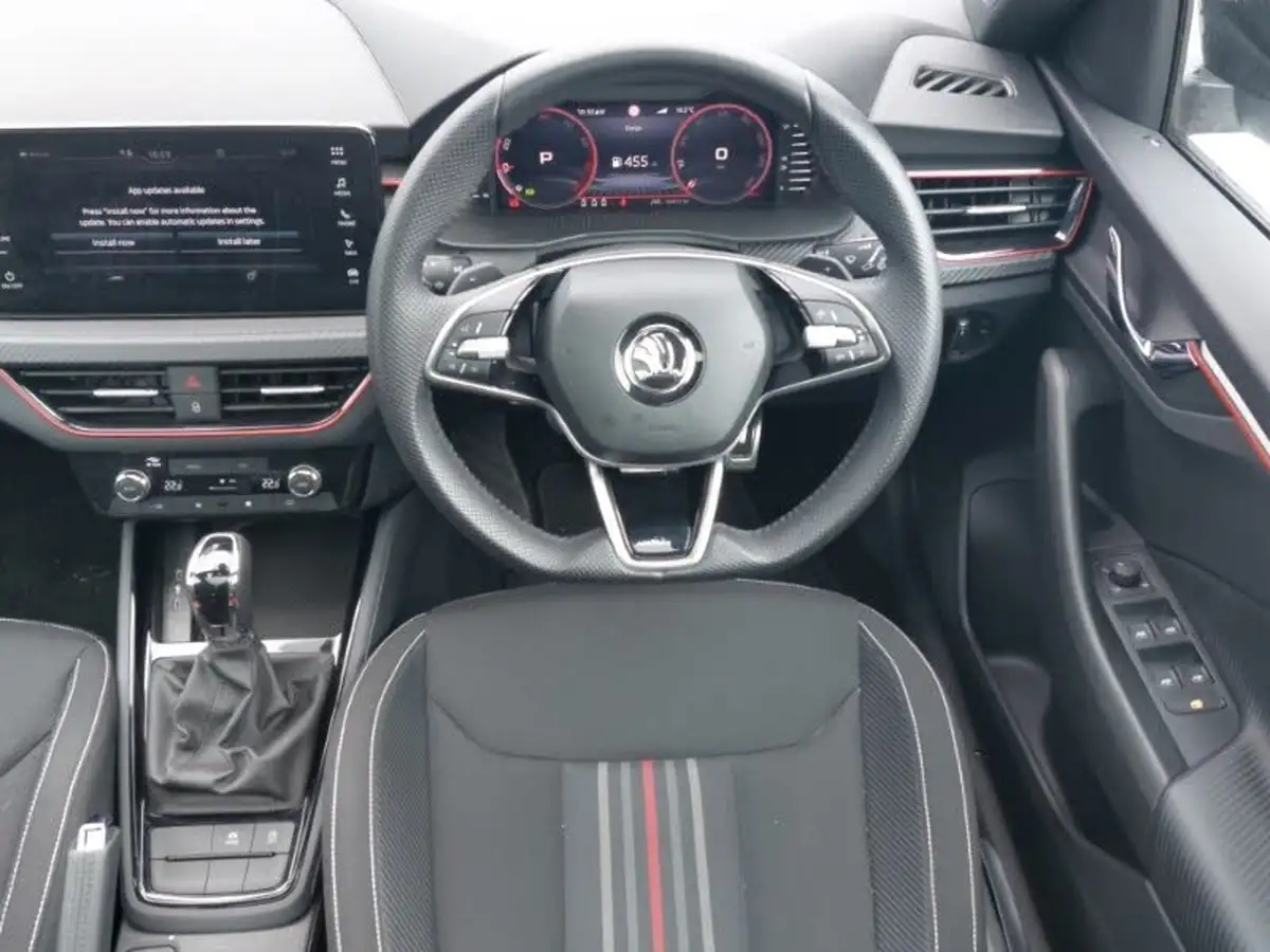 2024-skoda-kamiq-10-tsi-monte-carlo-116ps-dsg-big-6