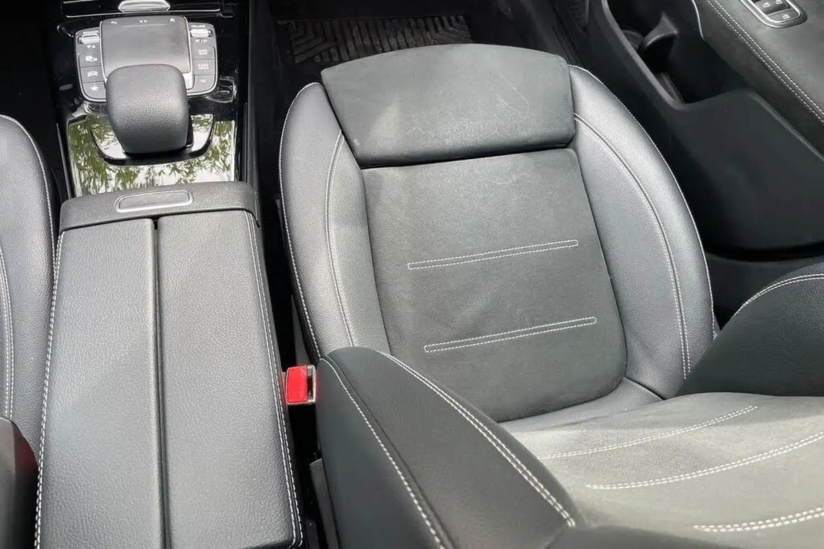 2021-mercedes-benz-a-class-13-a200-exclusive-edition-7g-dct-big-34