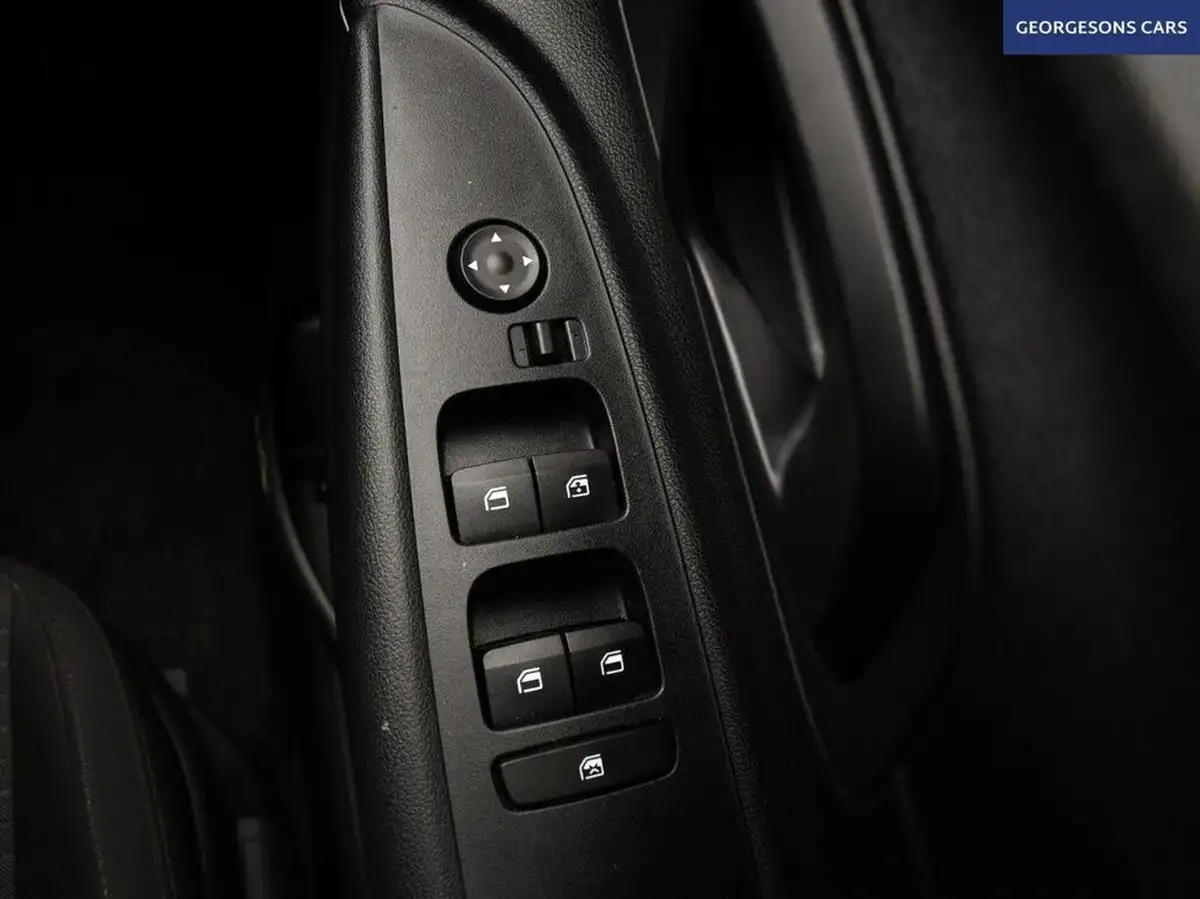2022-hyundai-i20-10-t-gdi-se-connect-eclutch-imt-big-34