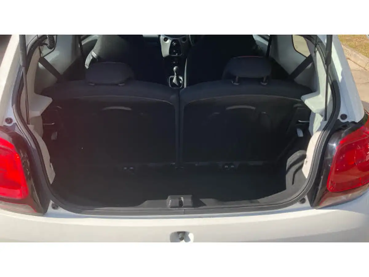 2017-citroen-c1-10-vti-feel-3d-big-3
