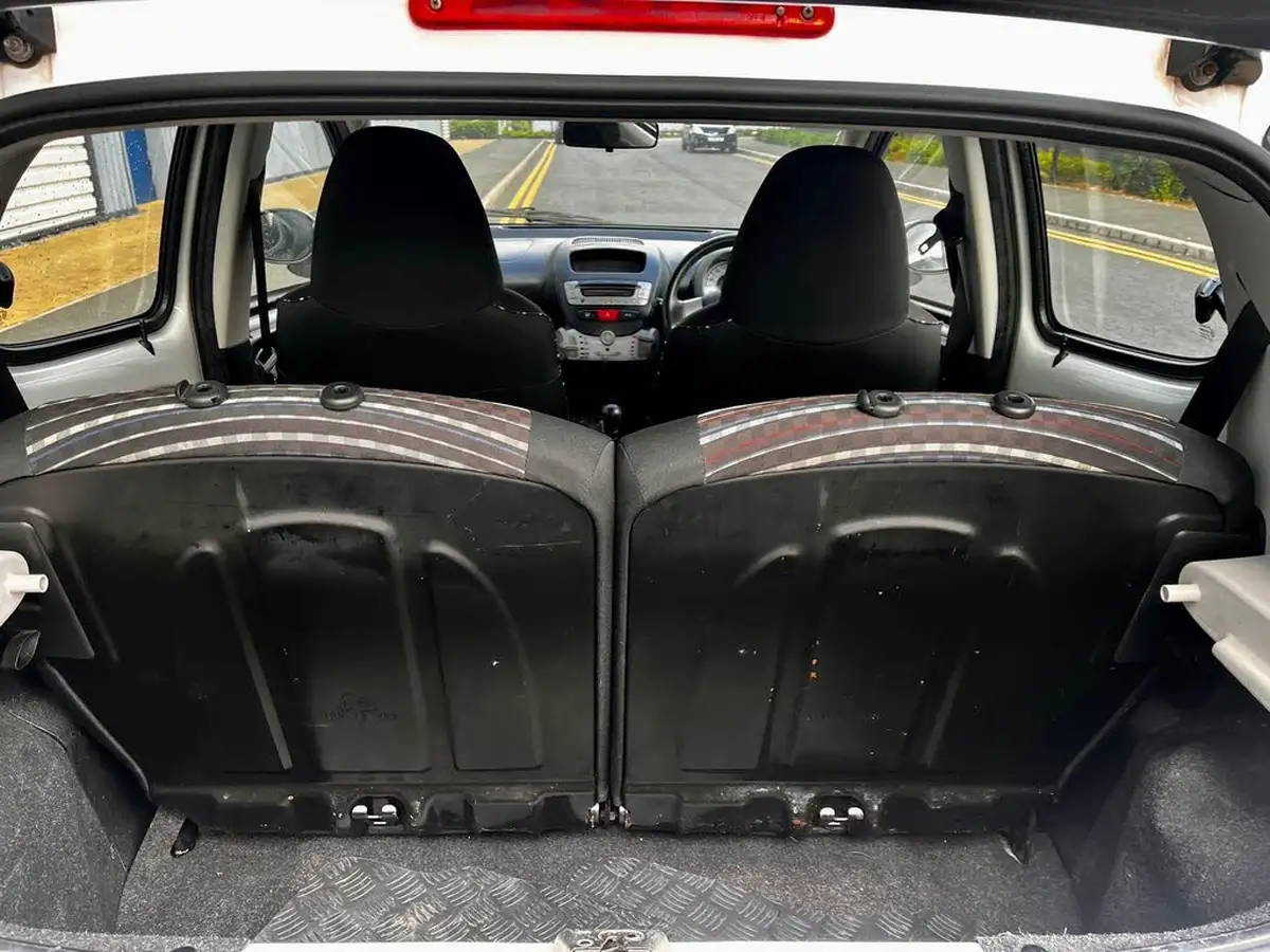 2014-citroen-c1-10-edition-5d-big-21