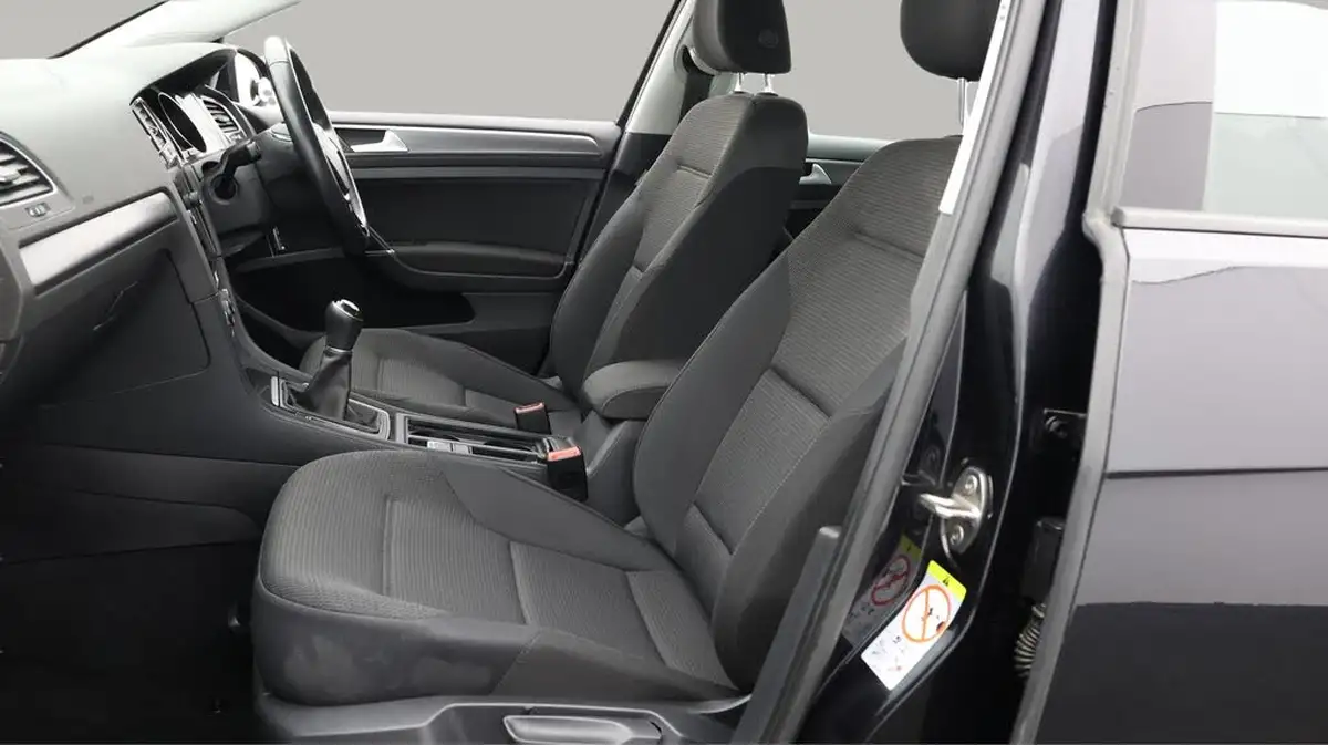 2017-volkswagen-golf-14-tsi-se-nav-ss-hatchback-5d-big-14