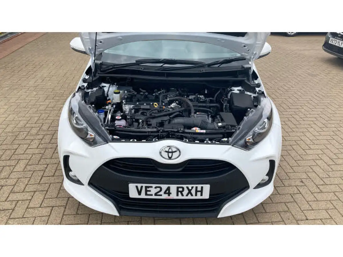 2024-toyota-yaris-15-vvt-i-icon-big-7