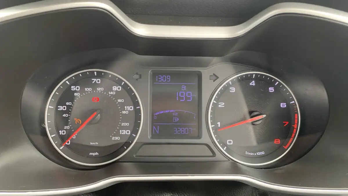 2019-mg-zs-suv-15-vti-tech-exclusive-106ps-big-12