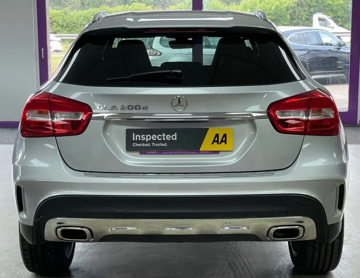 2018-mercedes-benz-gla-class-21d-gla-200d-amg-line-134bhp-ss-big-9