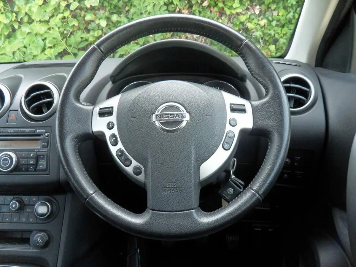 2010-nissan-qashqai-15td-acenta-big-67
