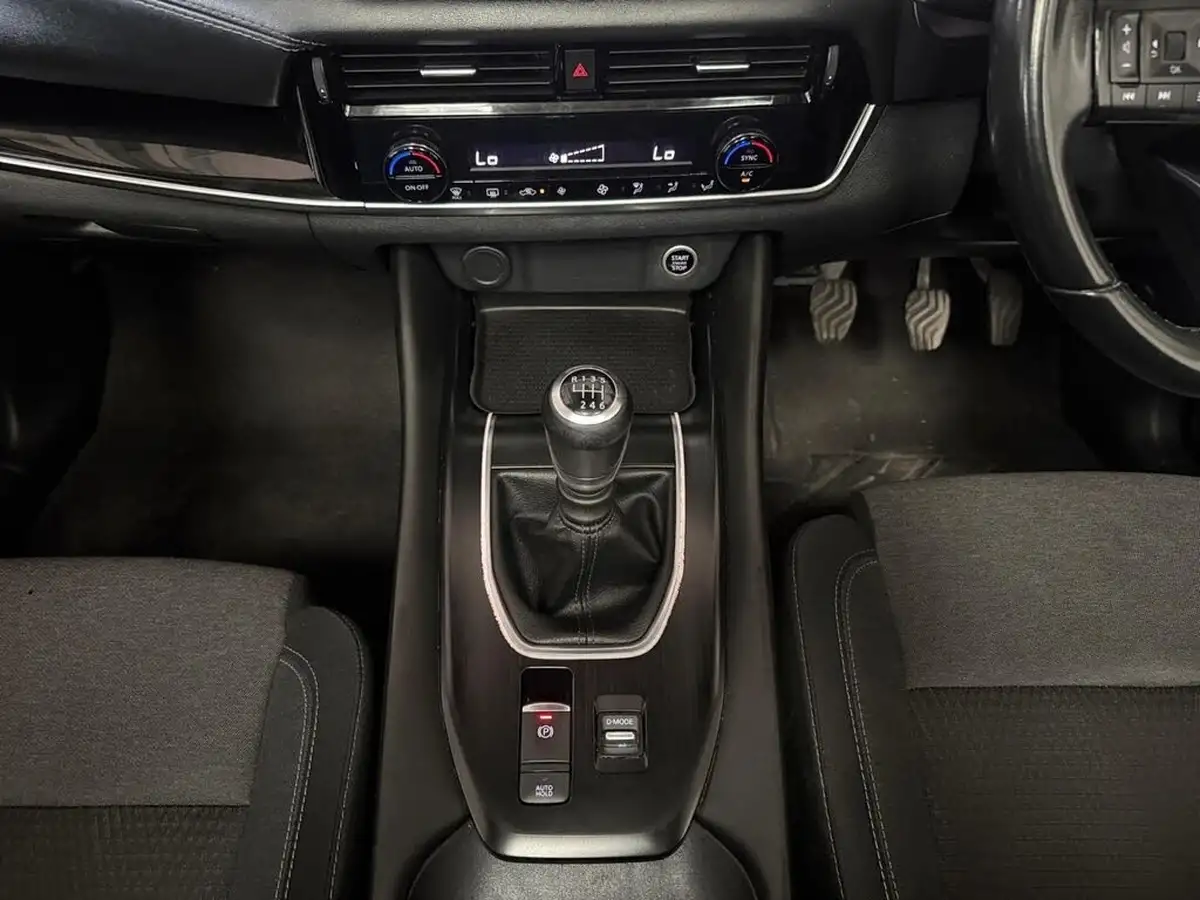 2022-nissan-qashqai-13-dig-t-n-connecta-140ps-big-13
