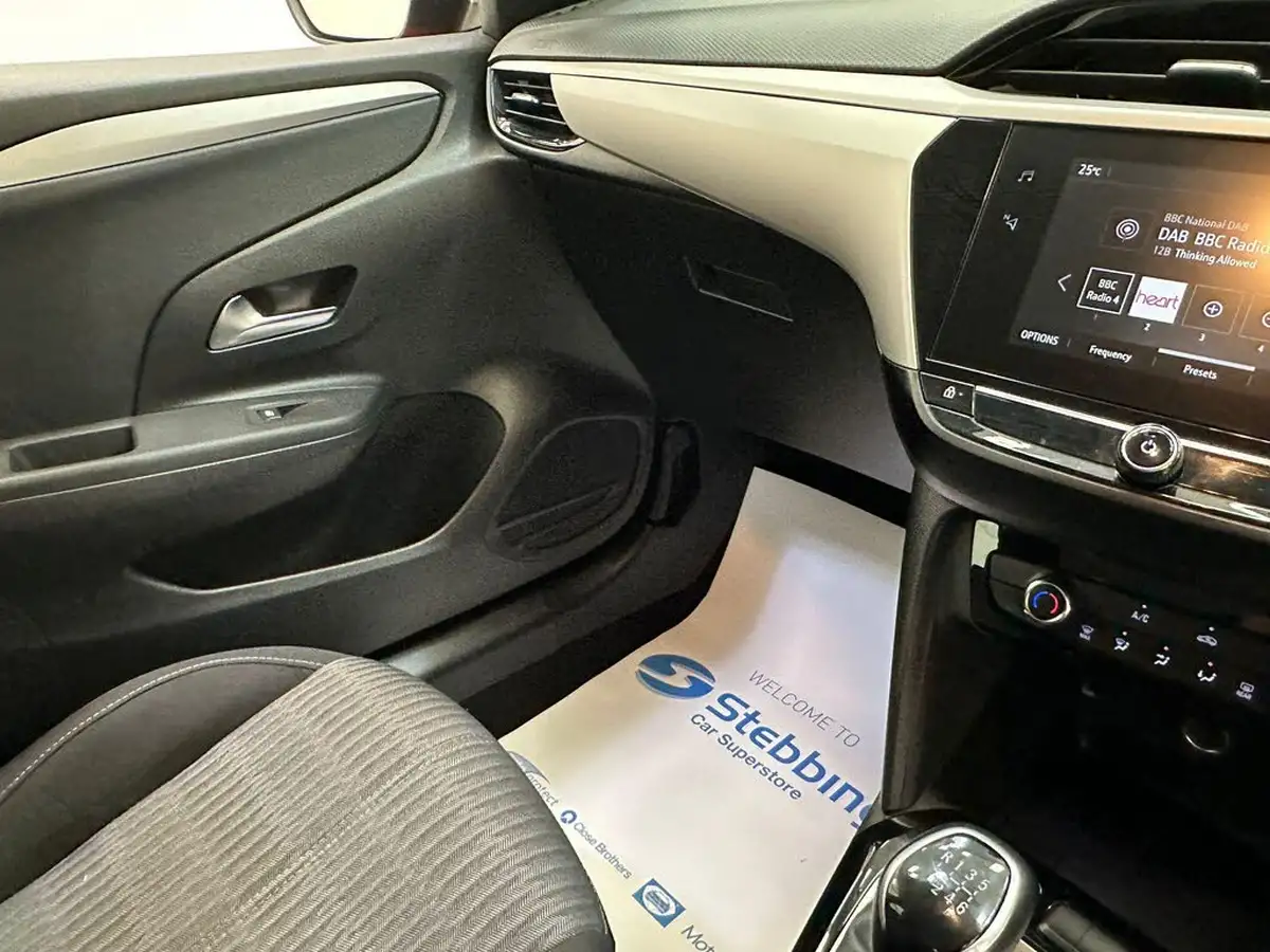 2020-vauxhall-corsa-15-turbo-d-se-nav-big-16