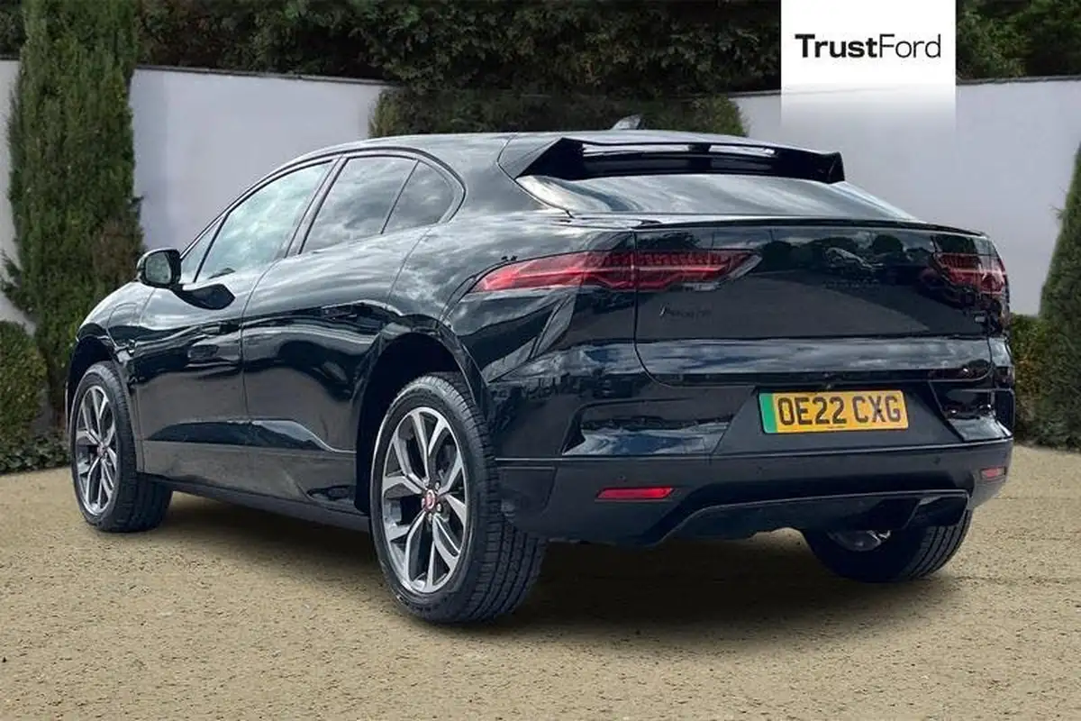 2022-jaguar-i-pace-ev400-hse-black-big-1