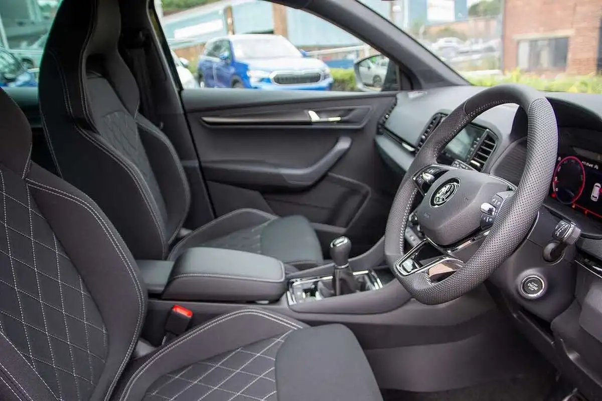 2024-skoda-karoq-15-tsi-sportline-big-11