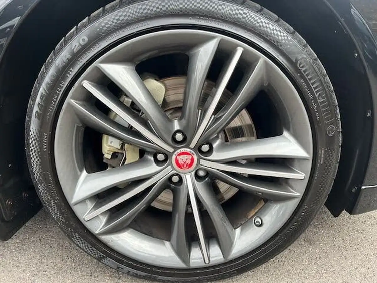 2019-jaguar-xj-series-30td-xj-r-sport-big-9