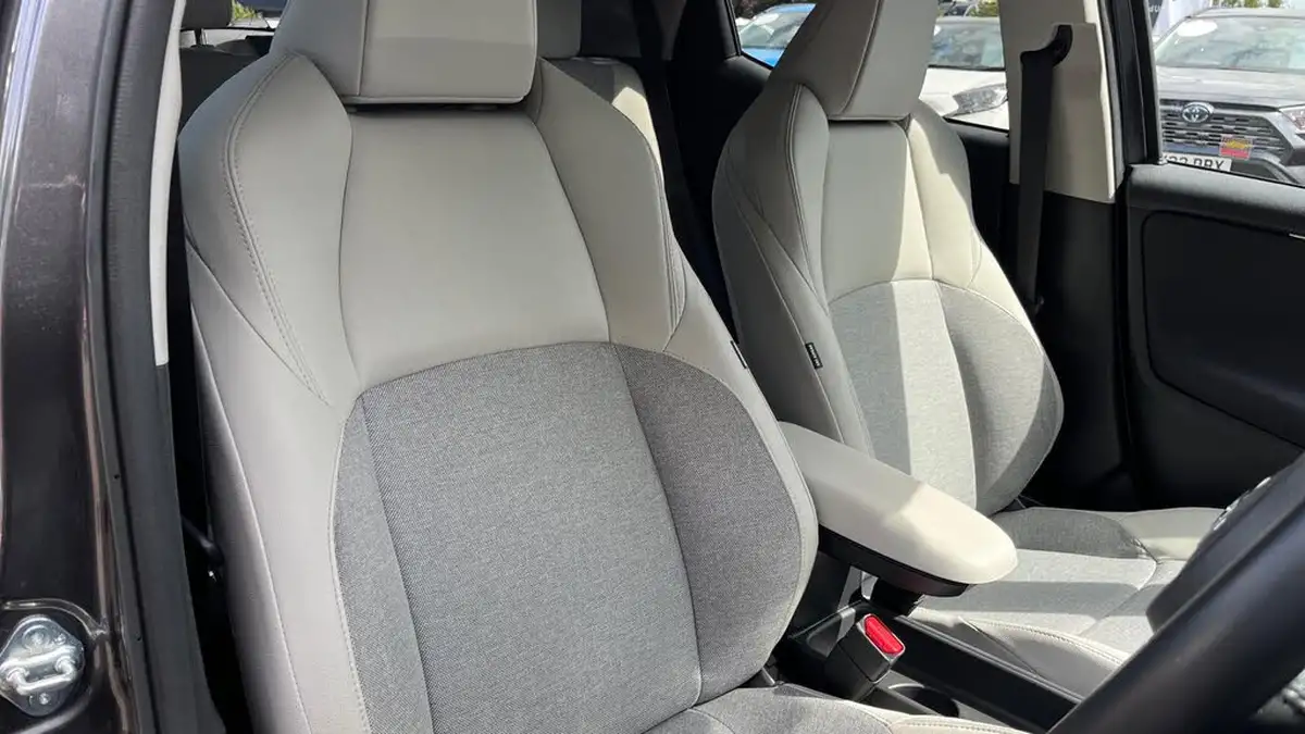 2022-toyota-yaris-cross-15-vvt-i-excel-city-packpan-roof-big-26
