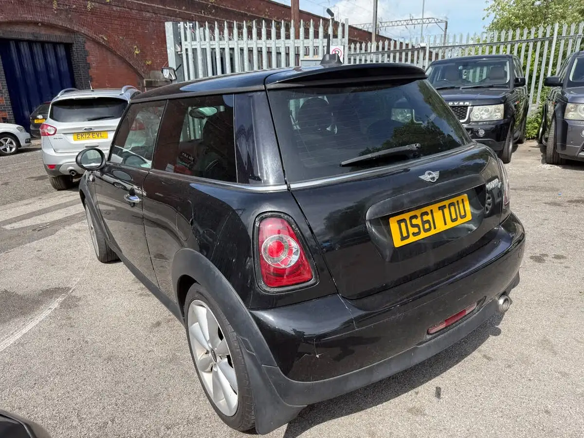 2011-mini-cooper-16td-cooper-d-avenue-hatchback-3d-1598cc-big-4