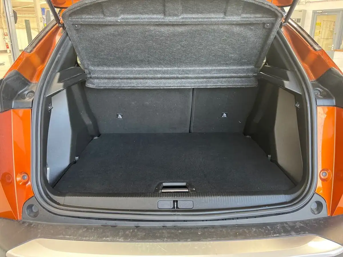 2022-peugeot-2008-suv-12-puretech-gt-premium-155bhp-big-11