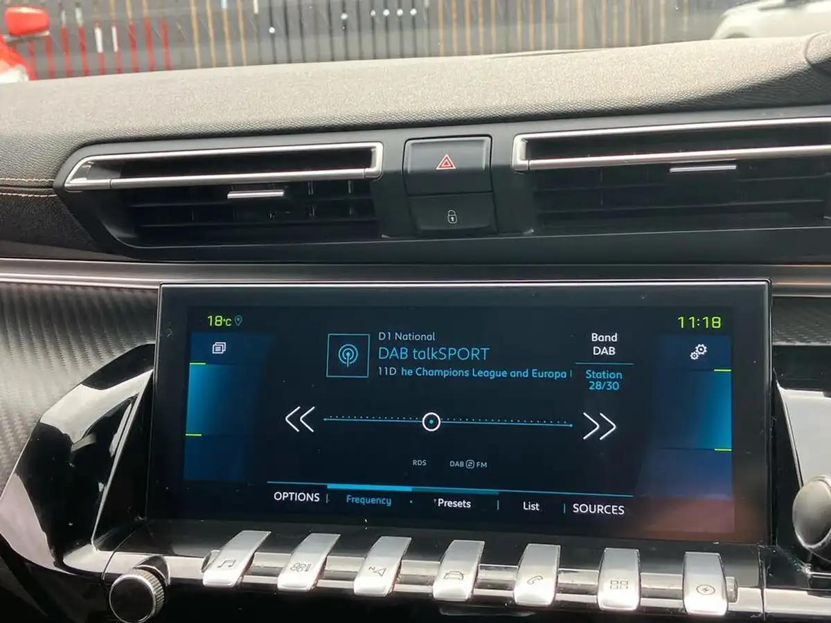 2021-peugeot-508-16-puretech-gt-line-225bhp-hybrid-e-eat8-big-10