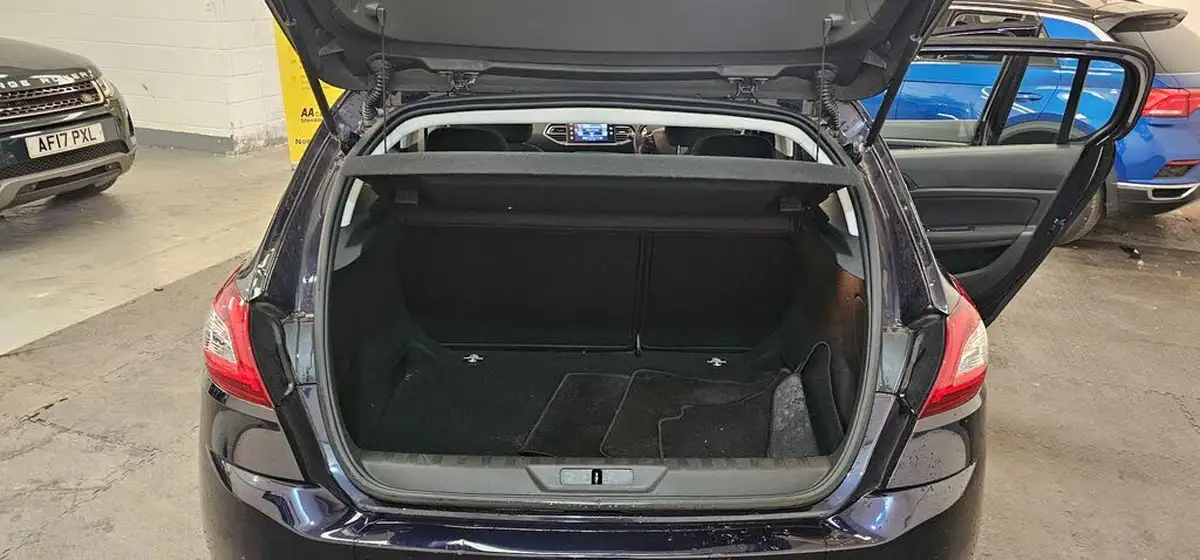 2016-peugeot-308-12-puretech-active-110bhp-big-28