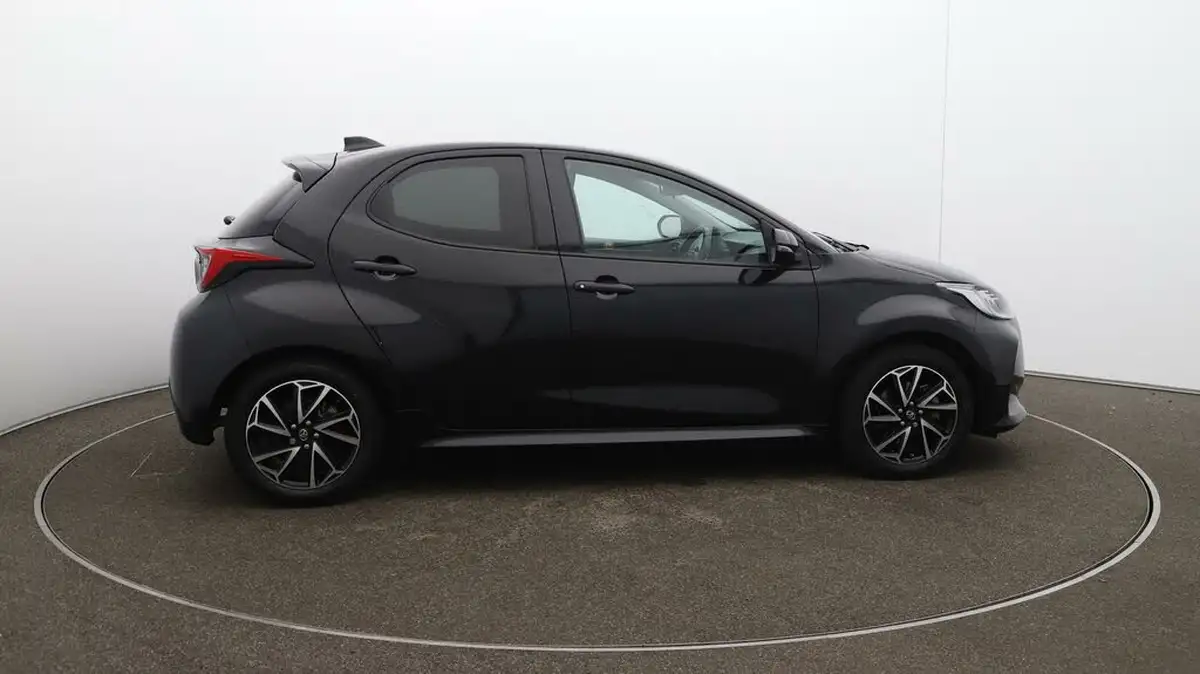 2022-toyota-yaris-15-vvt-i-design-big-37