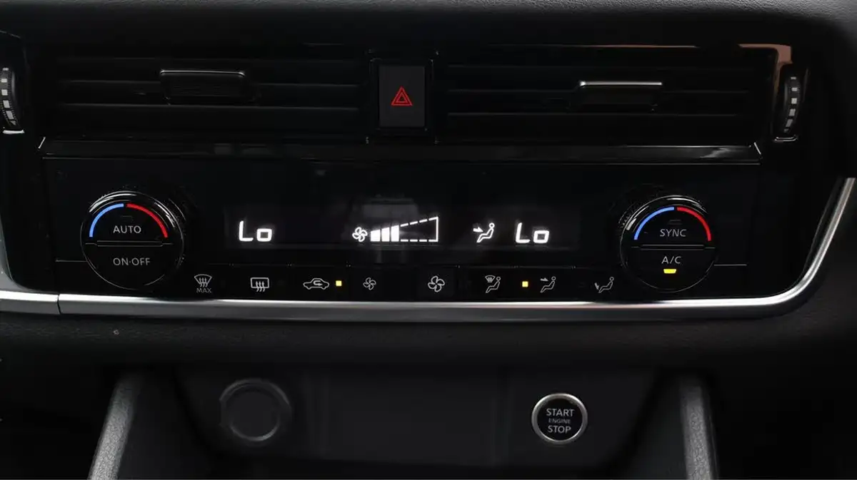 2023-nissan-qashqai-13-dig-t-acenta-premium-140ps-big-12