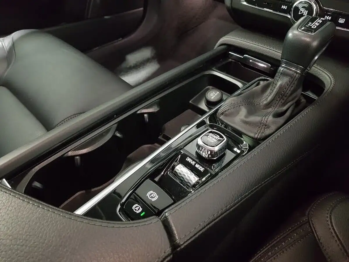 2019-volvo-v90-20-t5-cross-country-big-14