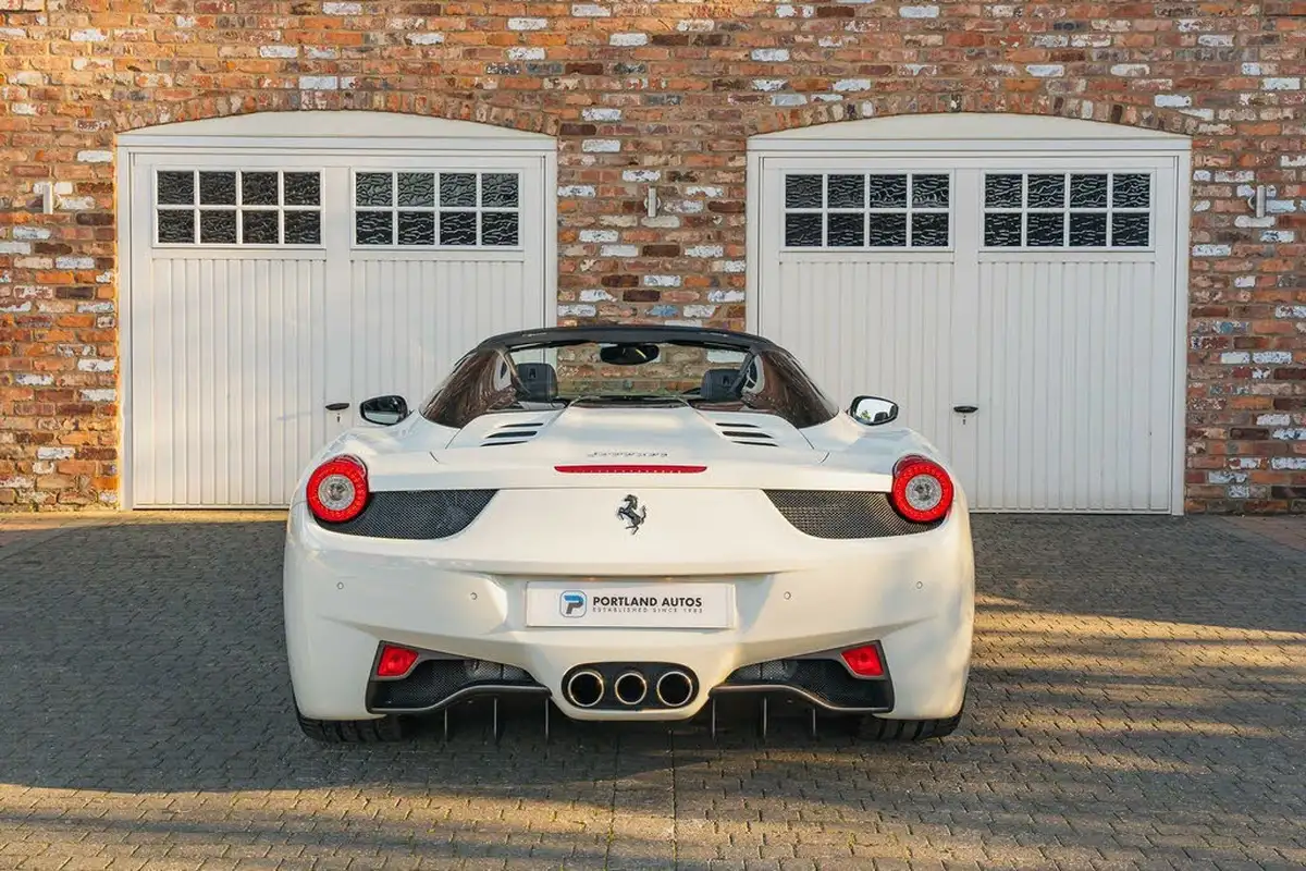 2012-ferrari-458-45-spider-big-19
