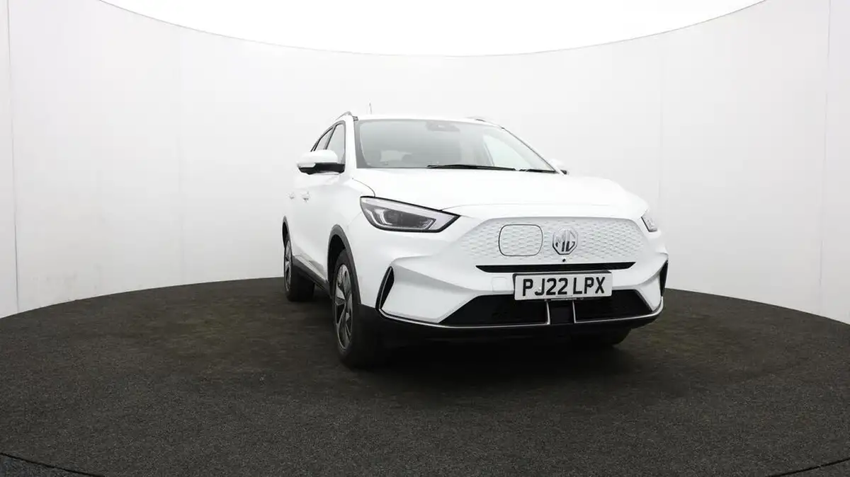 2022-mg-zs-suv-e-trophy-ev-156ps-long-range-big-50