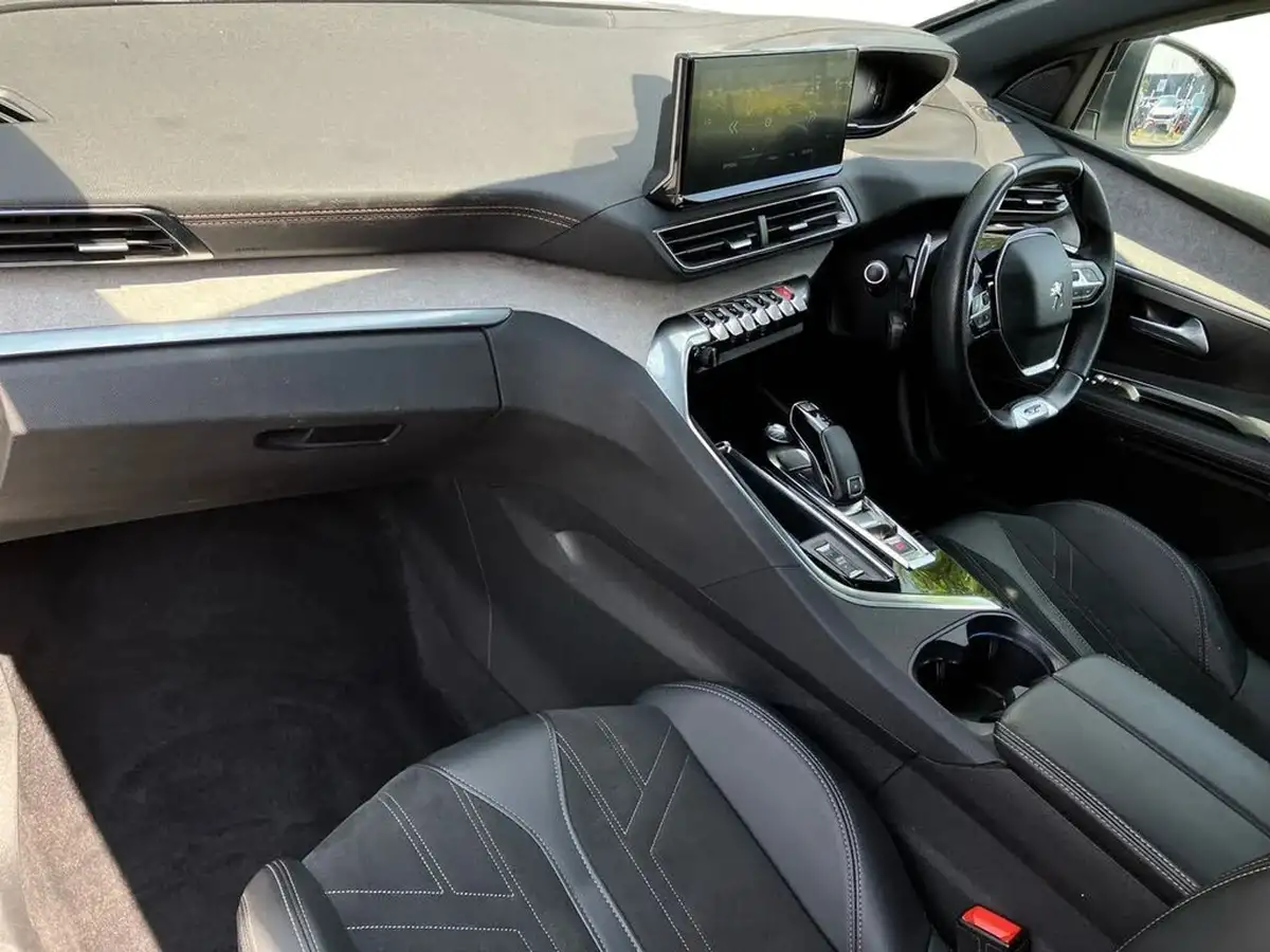 2021-peugeot-3008-suv-12-puretech-gt-eat8-big-6