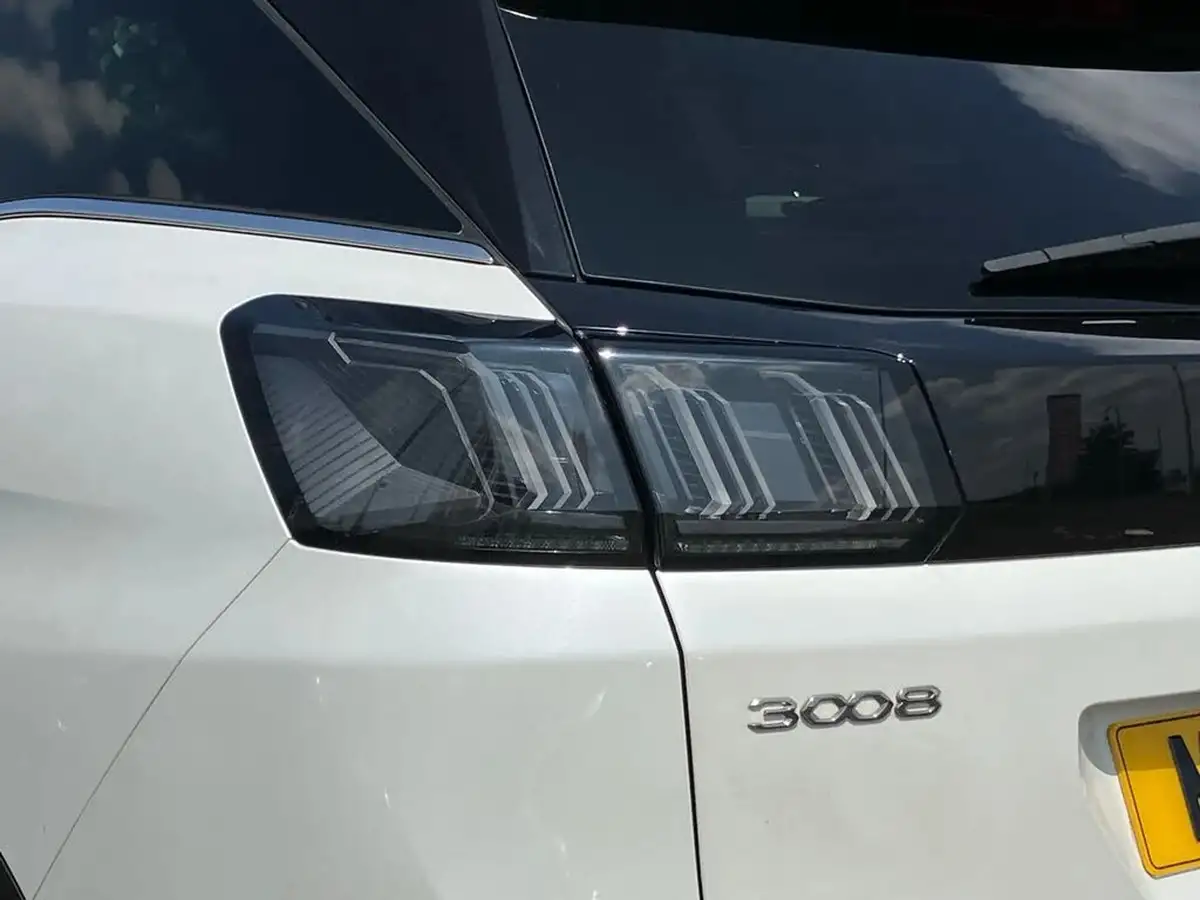 2021-peugeot-3008-suv-12-puretech-gt-eat8-big-58
