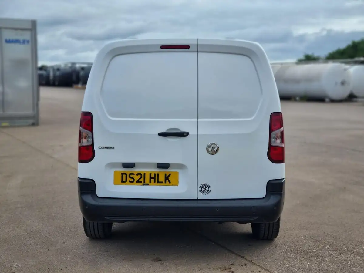 2021-vauxhall-combo-15cdti-dynamic-2300-100pseu6dt-l2h1-panel-big-5