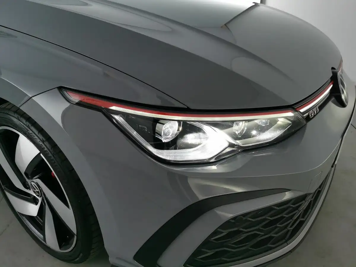2022-volkswagen-golf-20-tsi-gti-big-31
