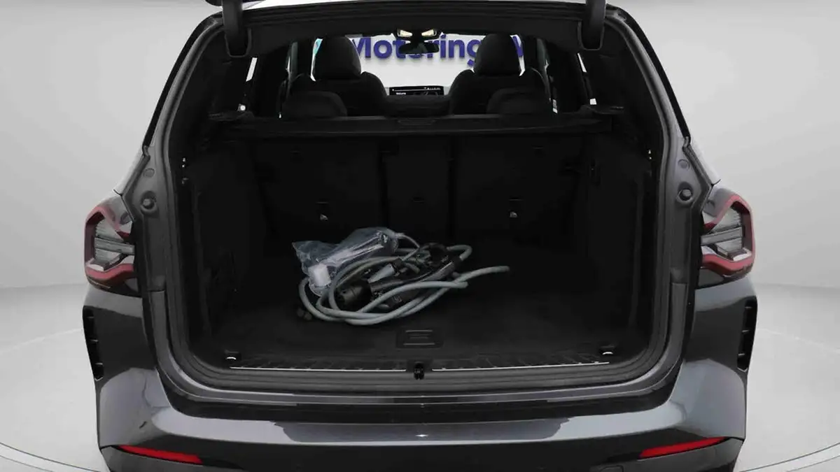 2022-bmw-ix3-e-m-sport-big-17