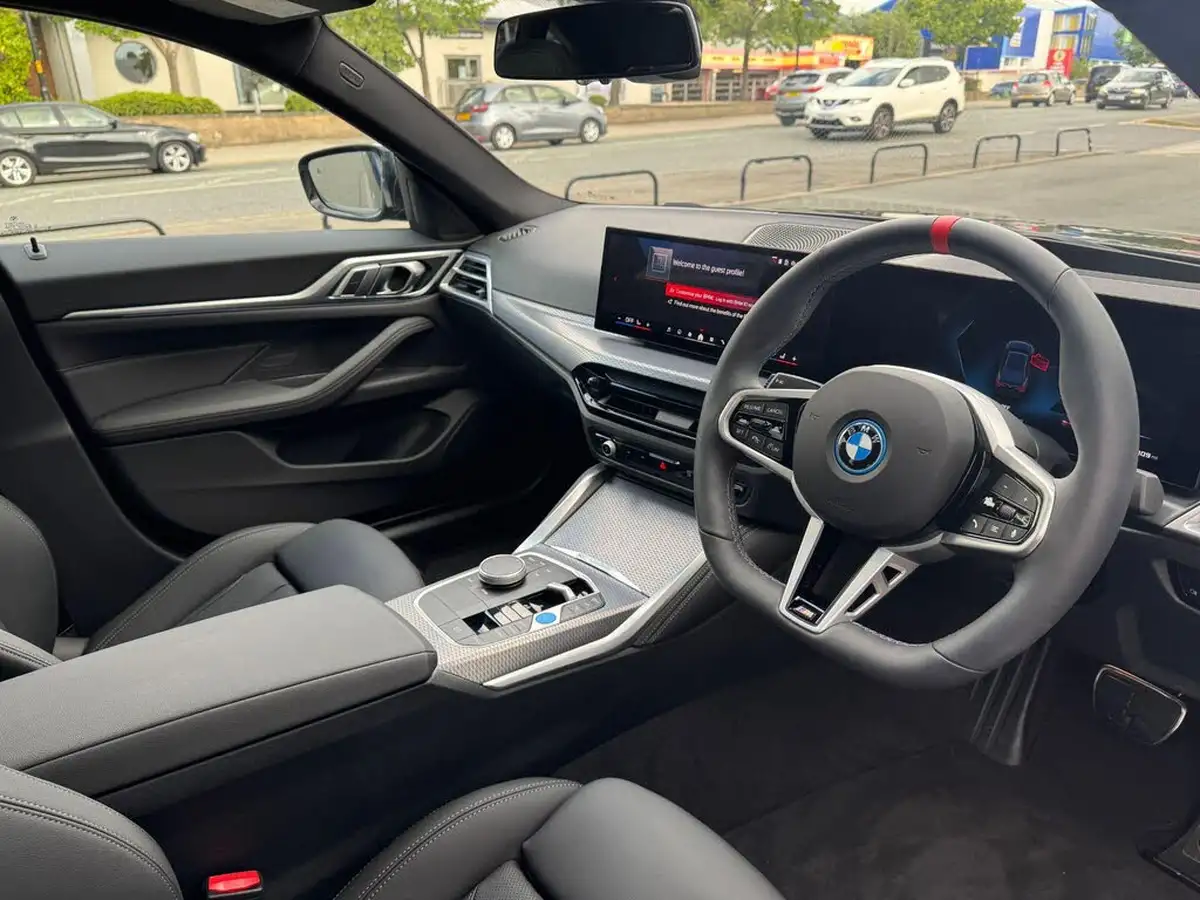 2025-bmw-i4-e-m50-big-9