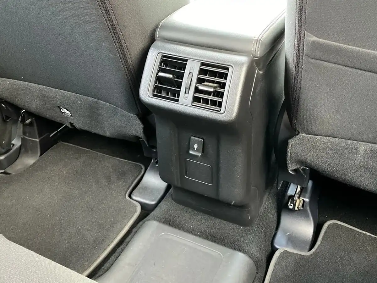 2020-mitsubishi-outlander-24-design-phev-big-50
