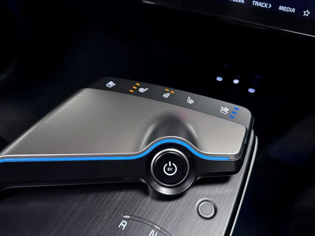 2025-kia-ev6-e-gt-line-s-225bhp-840kwh-big-35
