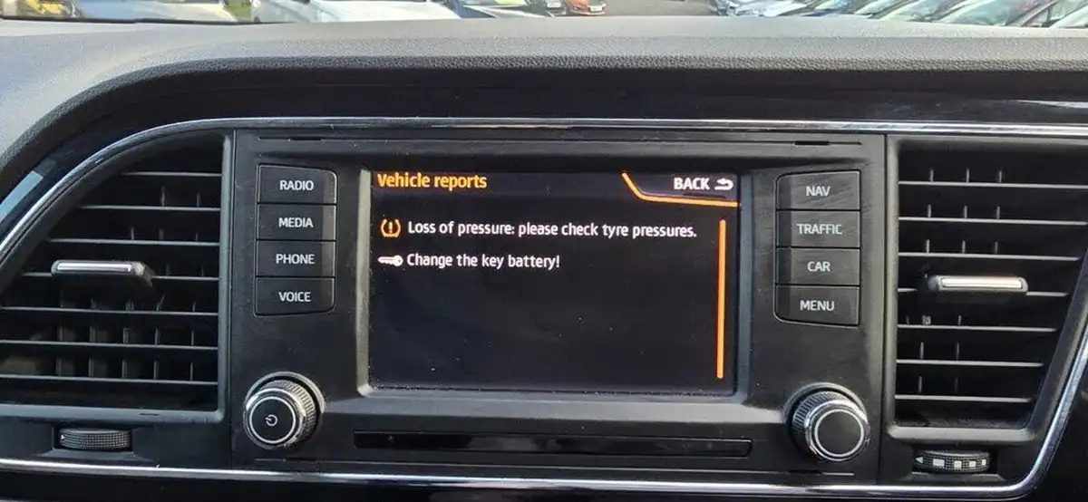 2015-seat-leon-12-se-tech-pack-tsi-110ps-hatchback-5d-big-34