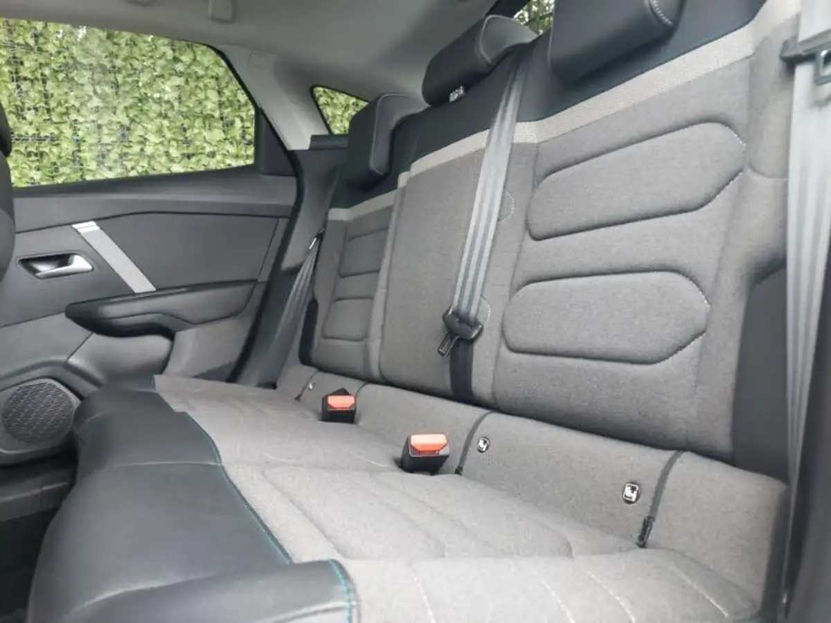 2022-citroen-c4-12-puretech-shine-130ps-big-5