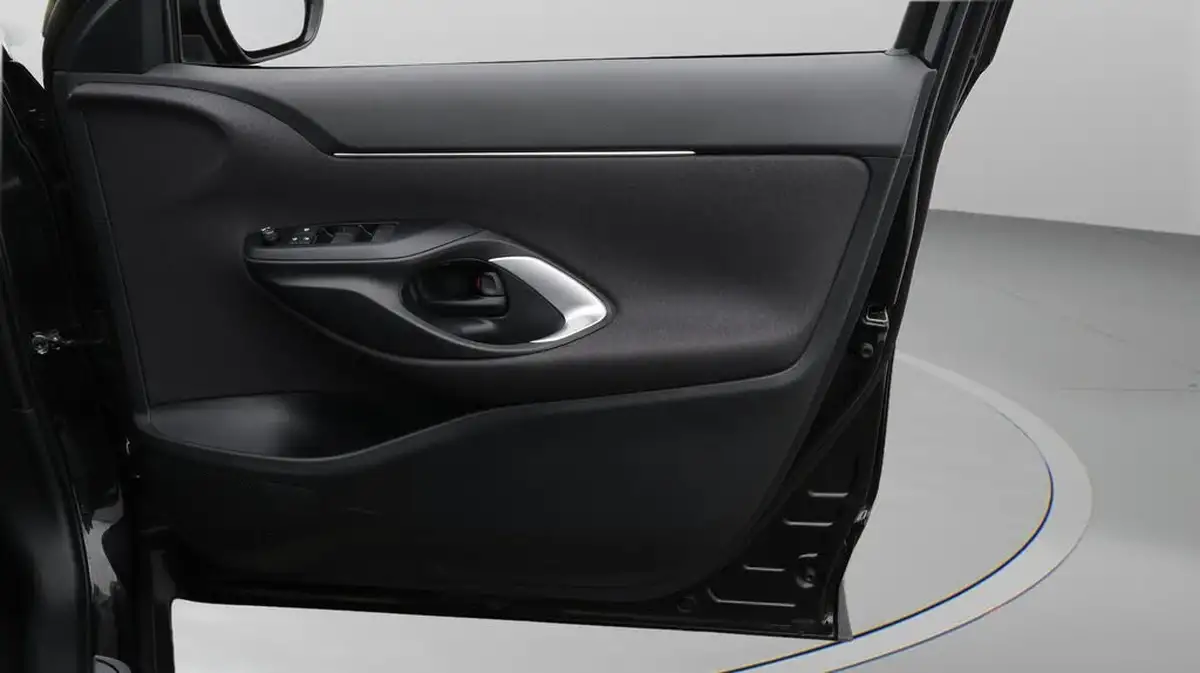 2022-toyota-yaris-cross-15-vvt-i-design-big-15