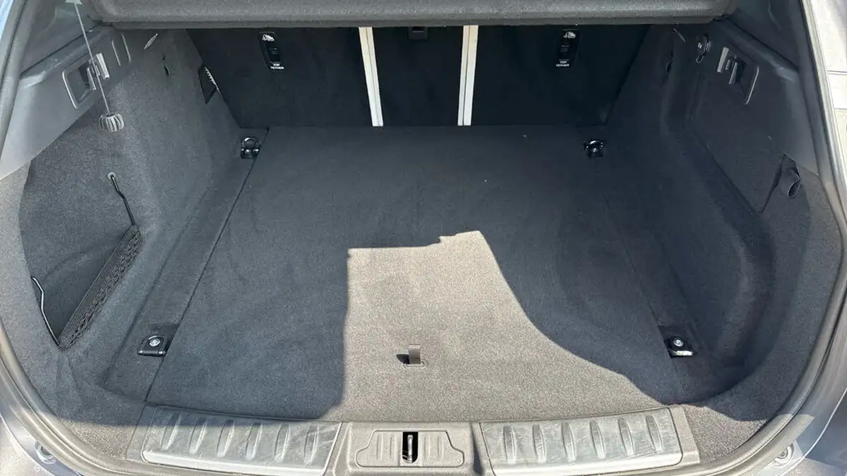 2024-jaguar-f-pace-20-d200-r-dynamic-hse-black-big-9