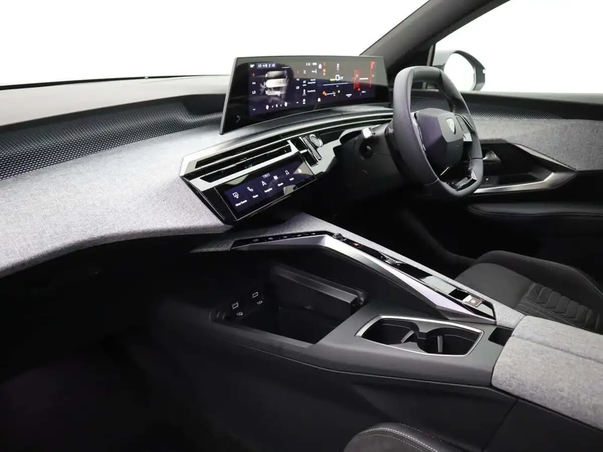 2024-peugeot-3008-suv-e-gt-210ps-73kwh-big-14