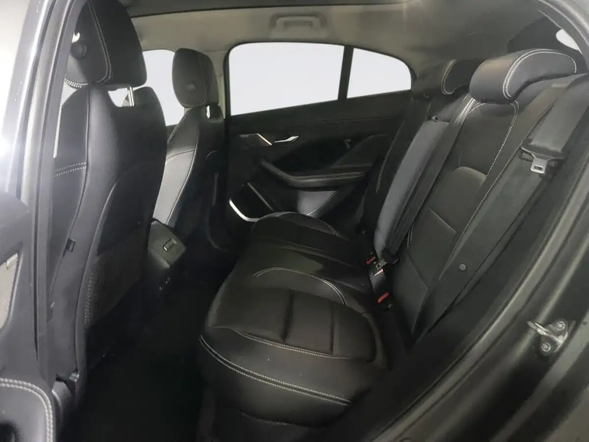 2020-jaguar-i-pace-ev400-hse-big-11