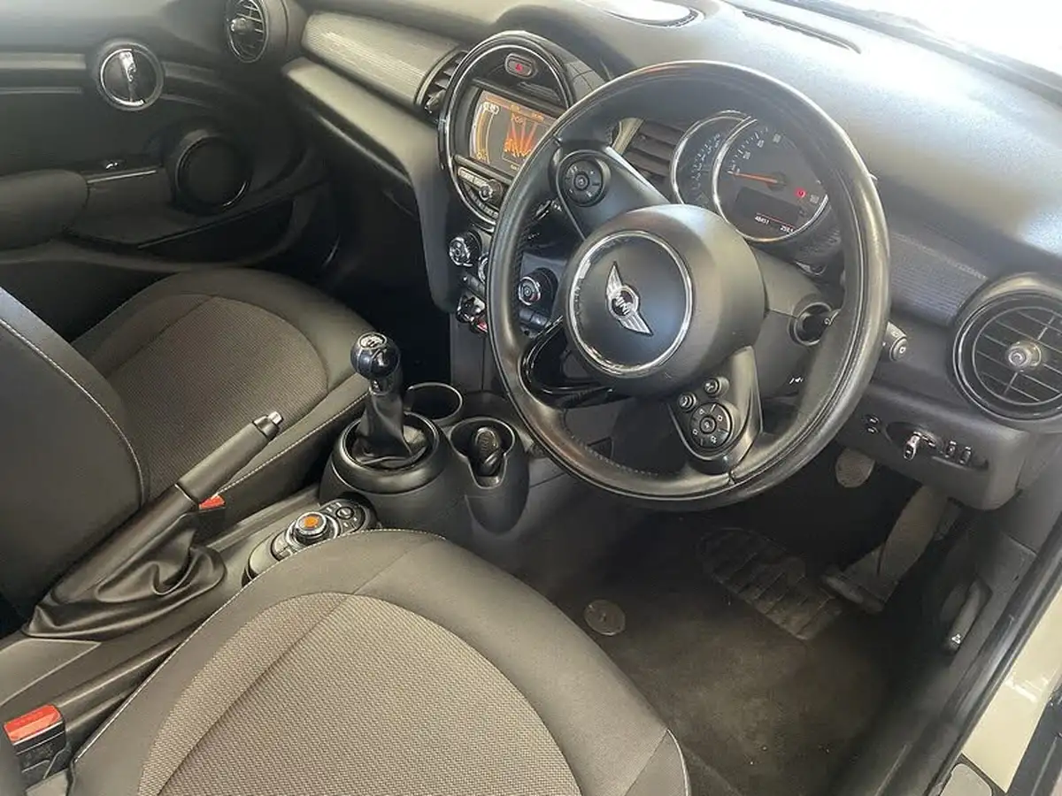 2016-mini-cooper-15-cooper-ss-hatchback-5d-big-16