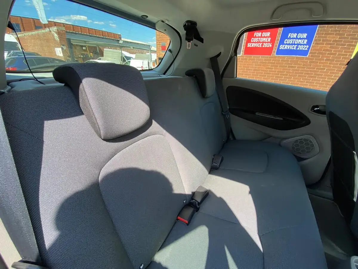 2018-renault-zoe-e-dynamique-nav-rapid-charge-big-44