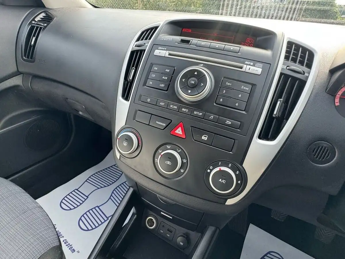 2009-kia-ceed-14-1-big-31