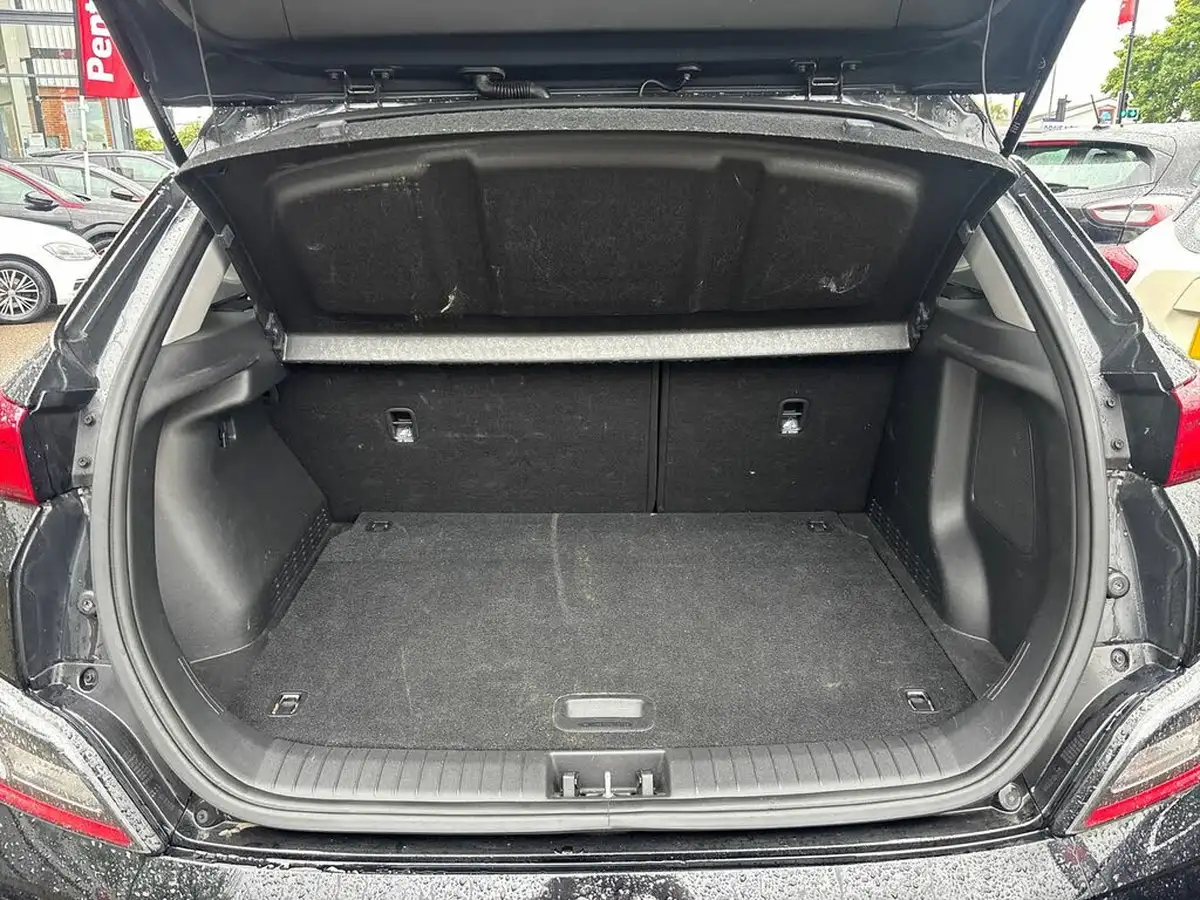 2022-hyundai-kona-e-premium-136ps-39kwh-big-10