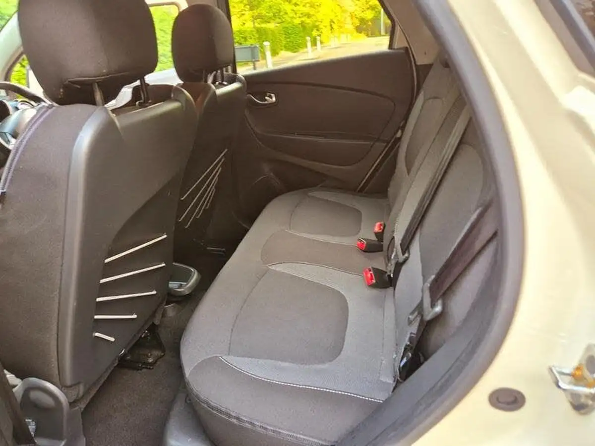 2015-renault-captur-09-dynamique-s-big-15